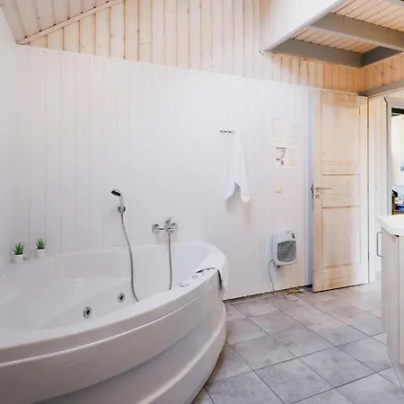 Feriehus Gorgeous In With Sauna Rechlin